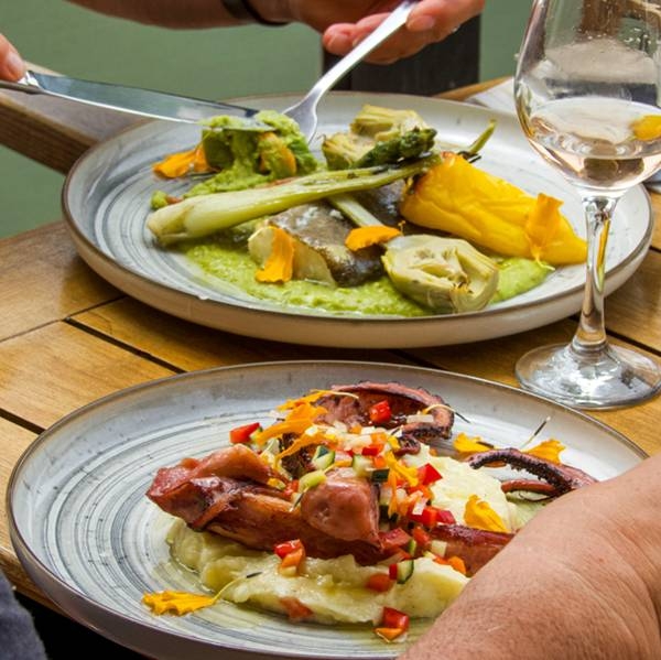 Le restaurant - Le 10 Plage - Saint-Cyr-sur-Mer - restaurant Poisson SAINT-CYR-SUR-MER